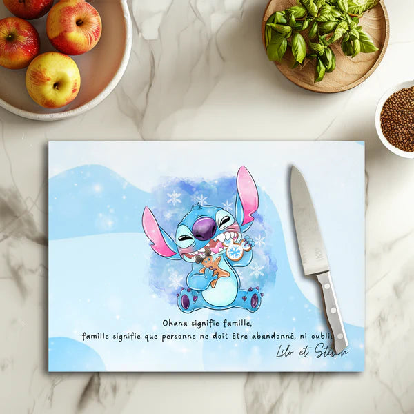 🎄🌀 Planche à découper Stitch Noël – Esprit Festif – Verre 20 × 28,5 cm