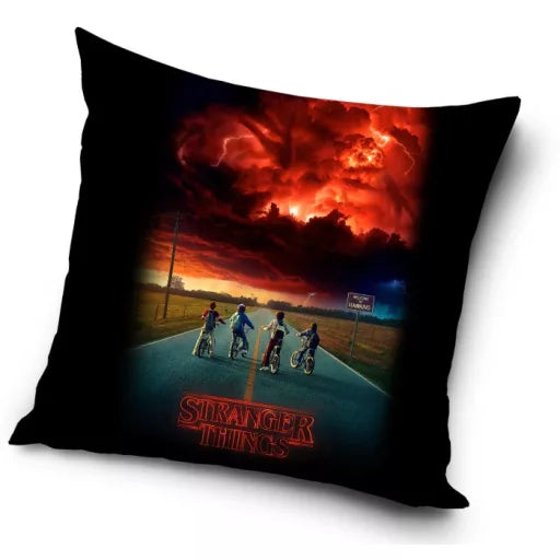 🌩️ Coussin décoratif – Stranger Things Storm – 40 × 40 cm