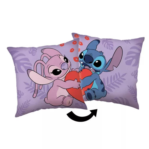 💙 Coussin décoratif – Disney Lilo et Stitch « Le baiser du chien étoile » – 40 × 40 cm